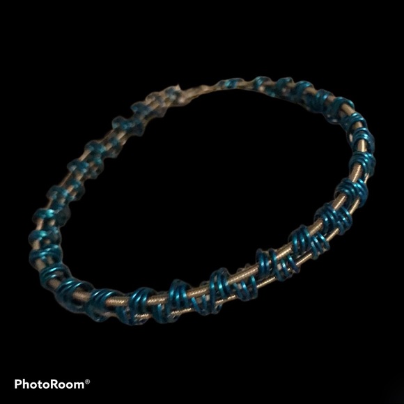 Hand Crafted Unisex Guitar String Bangle Bracelet - Picture 3 of 3